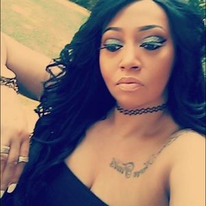 Meet your Posher, Dionne